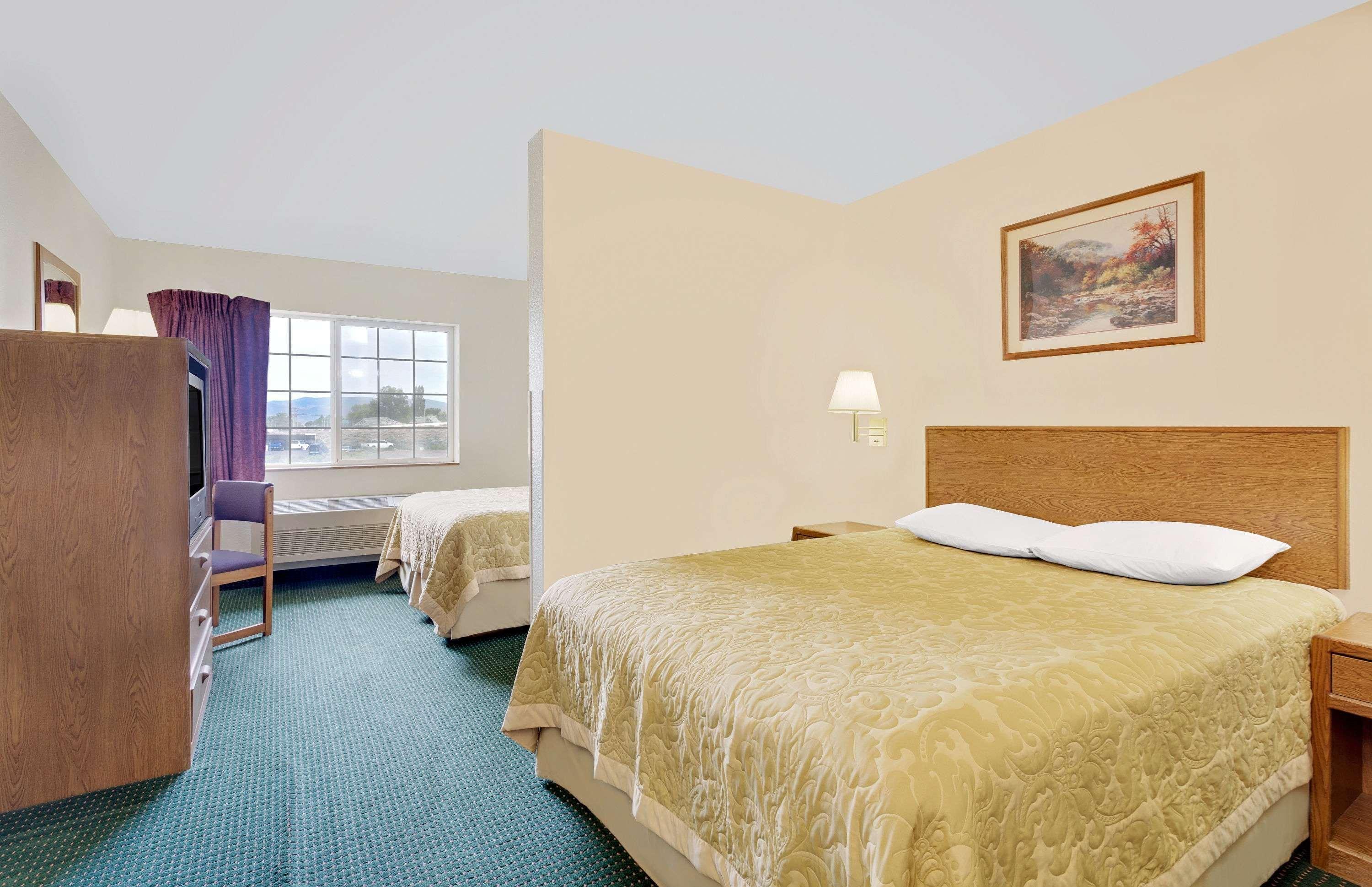 Hotel Super 8 By Wyndham Battle Mountain Exterior foto